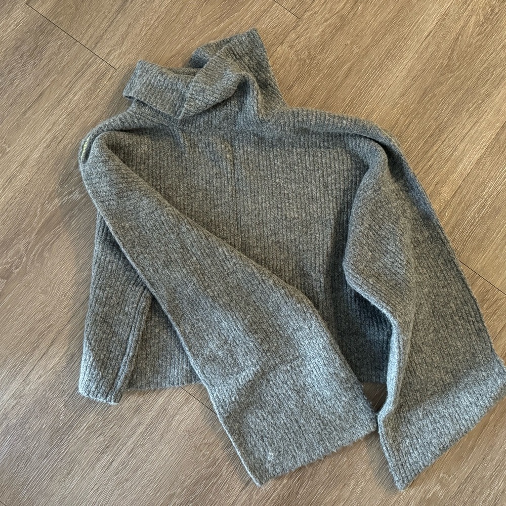 Gray topshop sweater